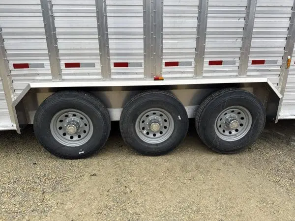 2026 DURALITE 30X90 TRAILDRIVE GOOSENECK STOCK TRAILER 3-7000LB AXLES 26082