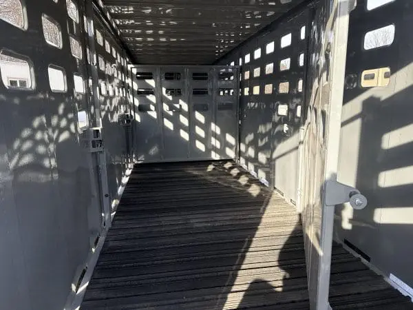 2026 EAGLE X 24'X6'8" LIVESTOCK TRAILER WITH 2-7000LB AXLES RO0835