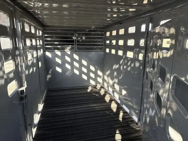 2026 EAGLE X 24'X6'8" LIVESTOCK TRAILER WITH 2-7000LB AXLES RO0835