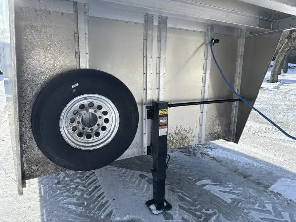2026 DURALITE 25'X96" TRAIL DRIVE GOOSENECK STOCK TRAILER 2-7000LB AXLES RO2765