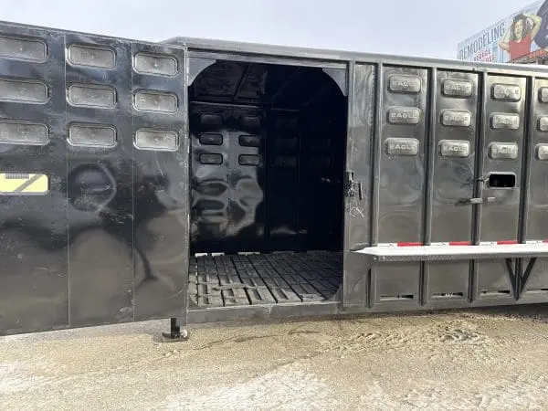 2026 EAGLE X 32'X7' LIVESTOCK TRAILER WITH 3-8000LB AXLES RO0544