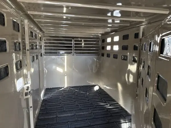 2026 EAGLE X 24'X7' LIVESTOCK TRAILER WITH 2-8000LB AXLES RO0867