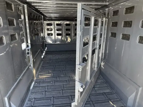 2026 EAGLE X 28'X7' LIVESTOCK TRAILER WITH 3-7000LB AXLES RO0864