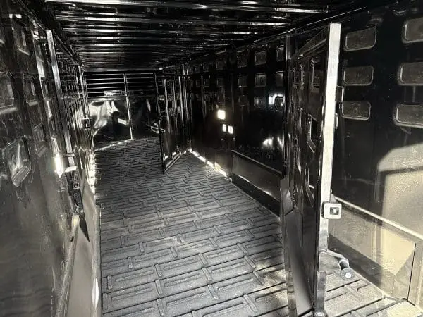 2026 EAGLE X 32'X7' LIVESTOCK TRAILER WITH 3-8000LB AXLES RO0544