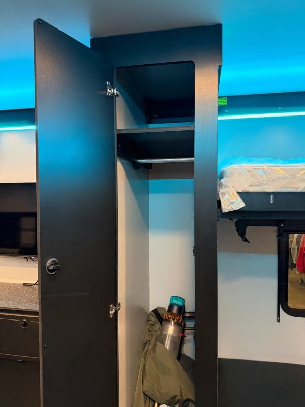 2026 AMBUSH CONQUEST 220 TANDEM AXLE 8.5X22 4826