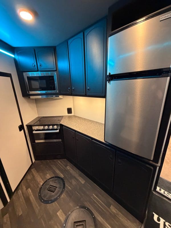 2026 AMBUSH CONQUEST 220 TANDEM AXLE 8.5X22 4826