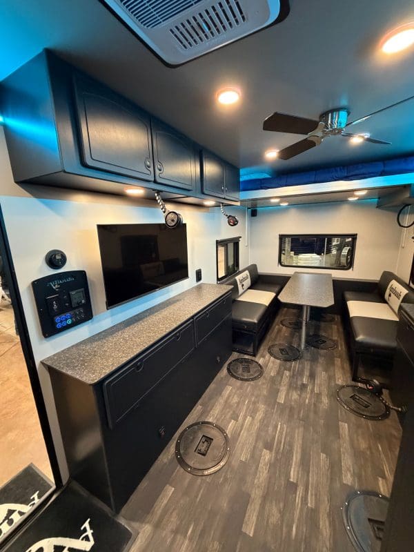 2026 AMBUSH CONQUEST 220 TANDEM AXLE 8.5X22 4826