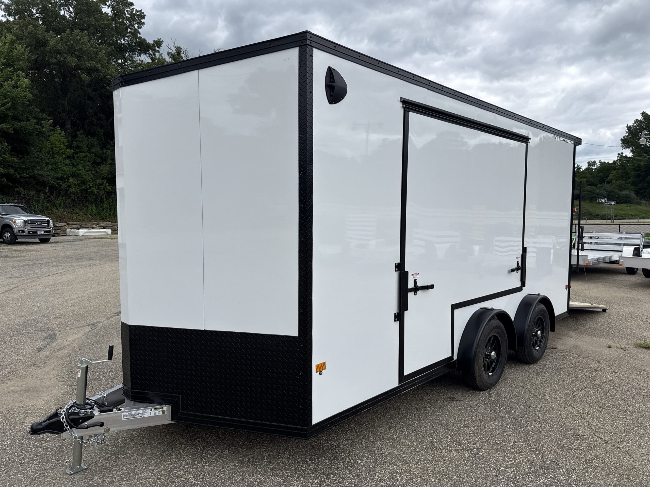 2027 Stealth photo 5