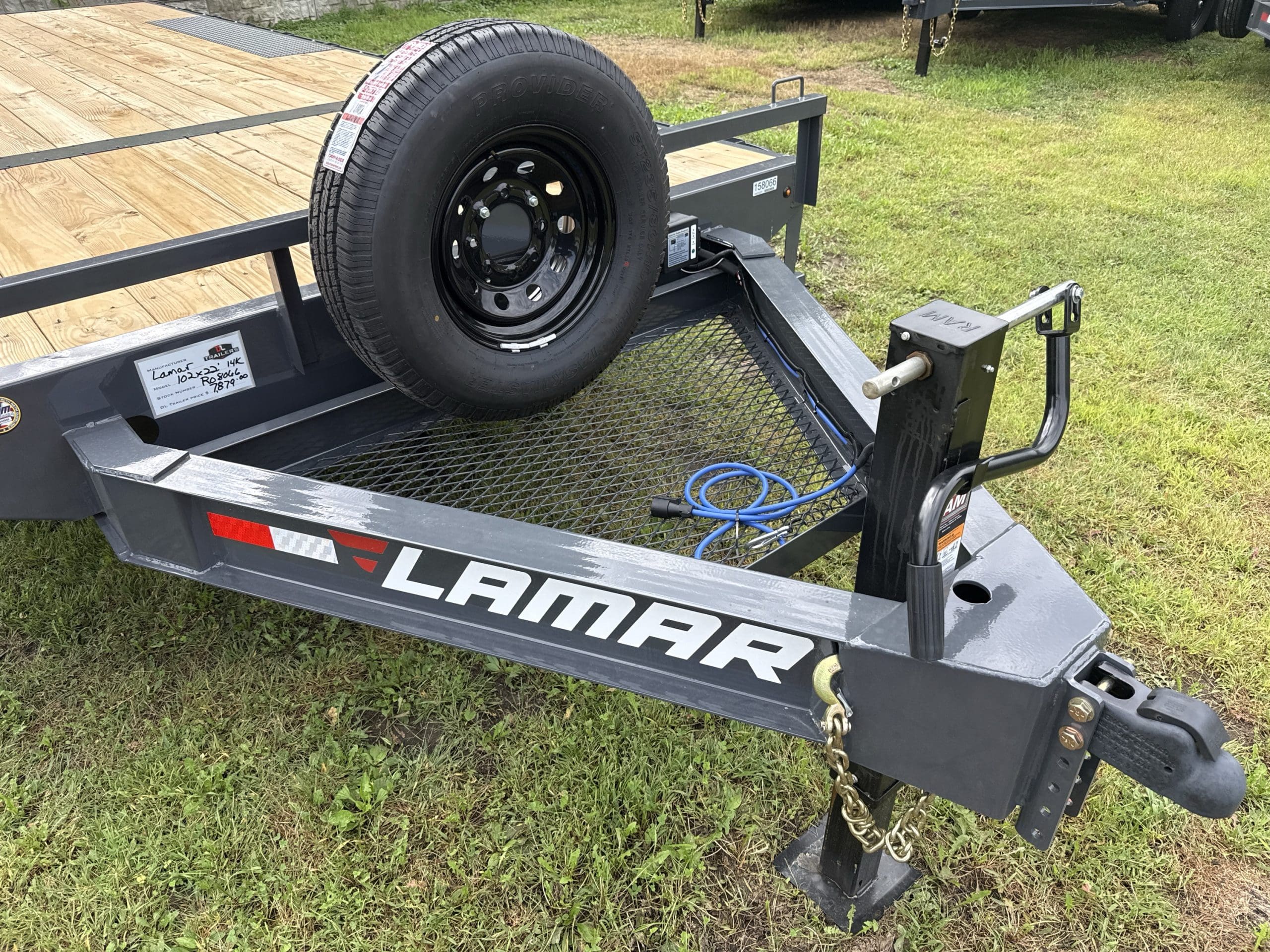 2027 Lamar photo 3