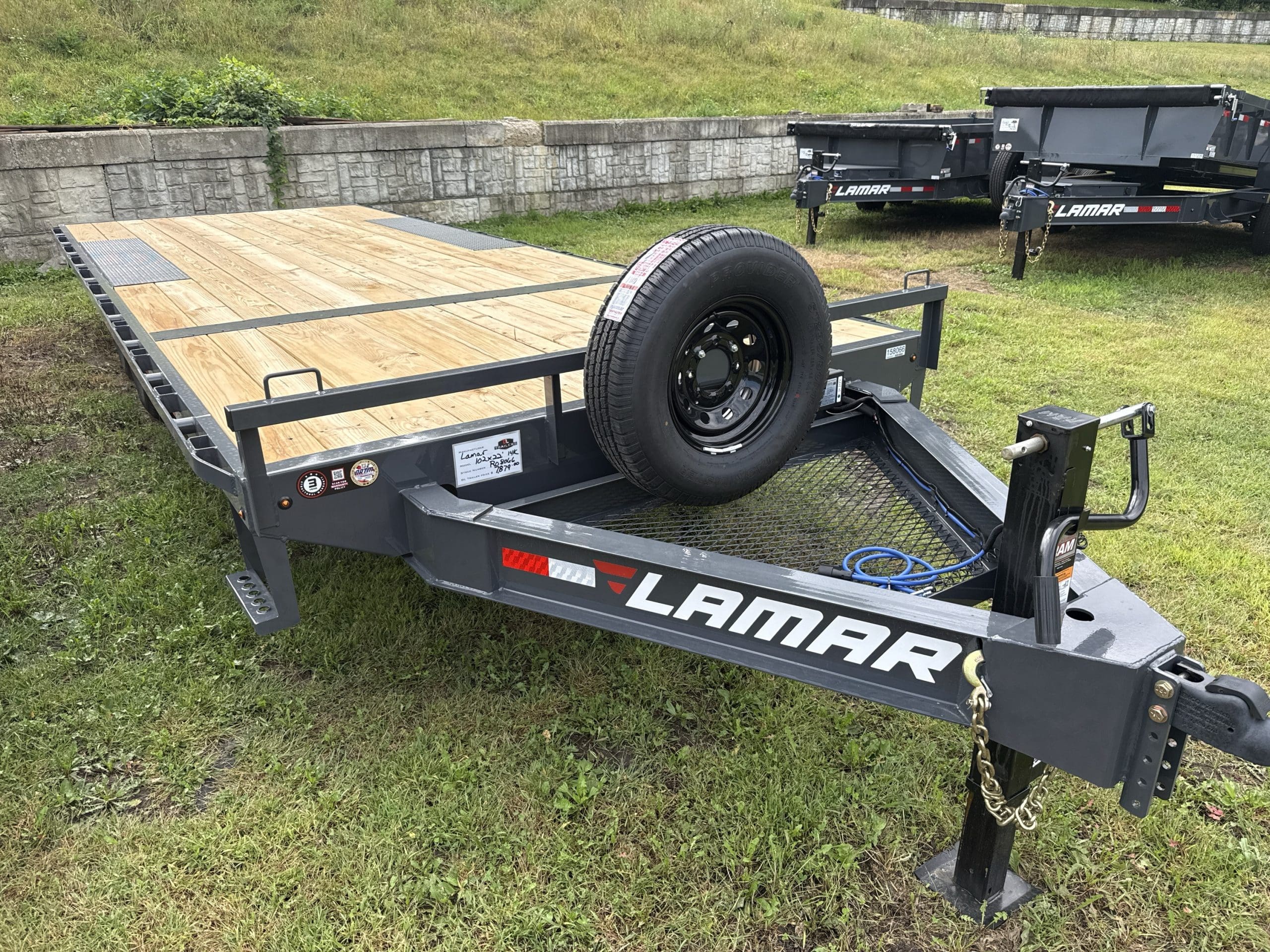 2027 Lamar photo 4